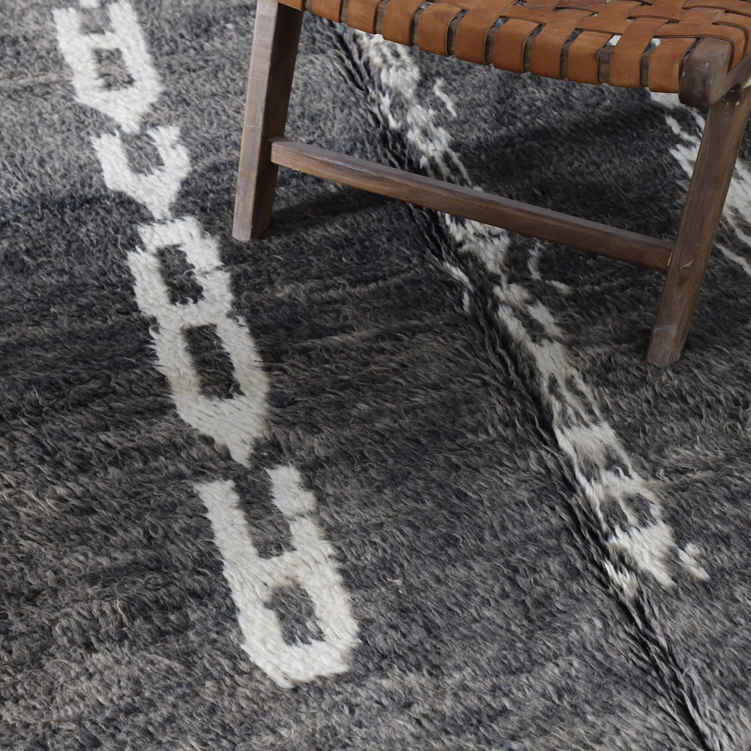 Black and White Boujaad Rug 7.9×4.8 Ft – Handmade Wool