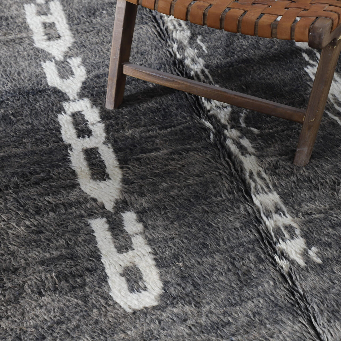 Black and White Boujaad Rug 7.9×4.8 Ft – Handmade Wool