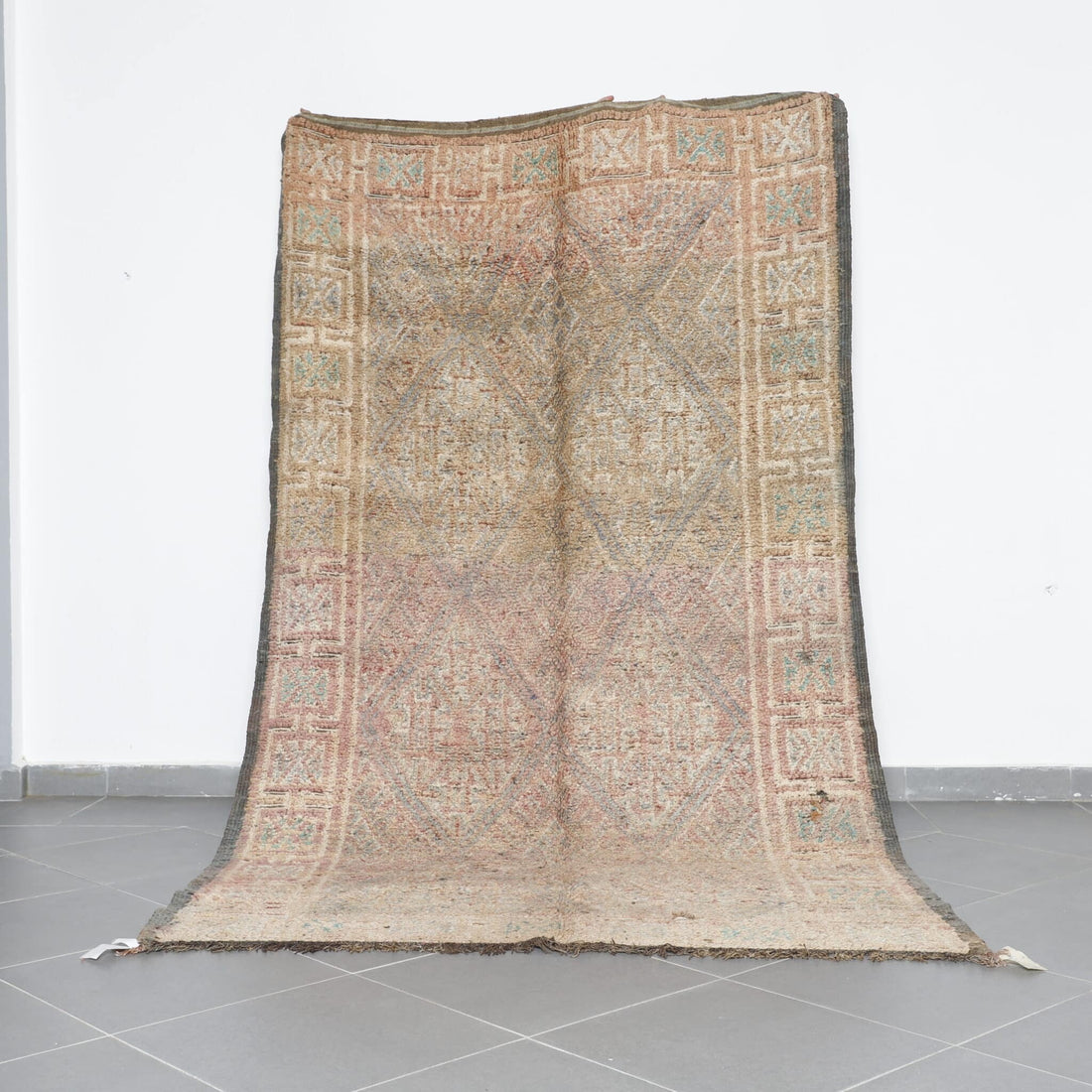Vintage Beni Mguild Rug 9.8×5.7 Ft – Authentic Moroccan Wool Carpet