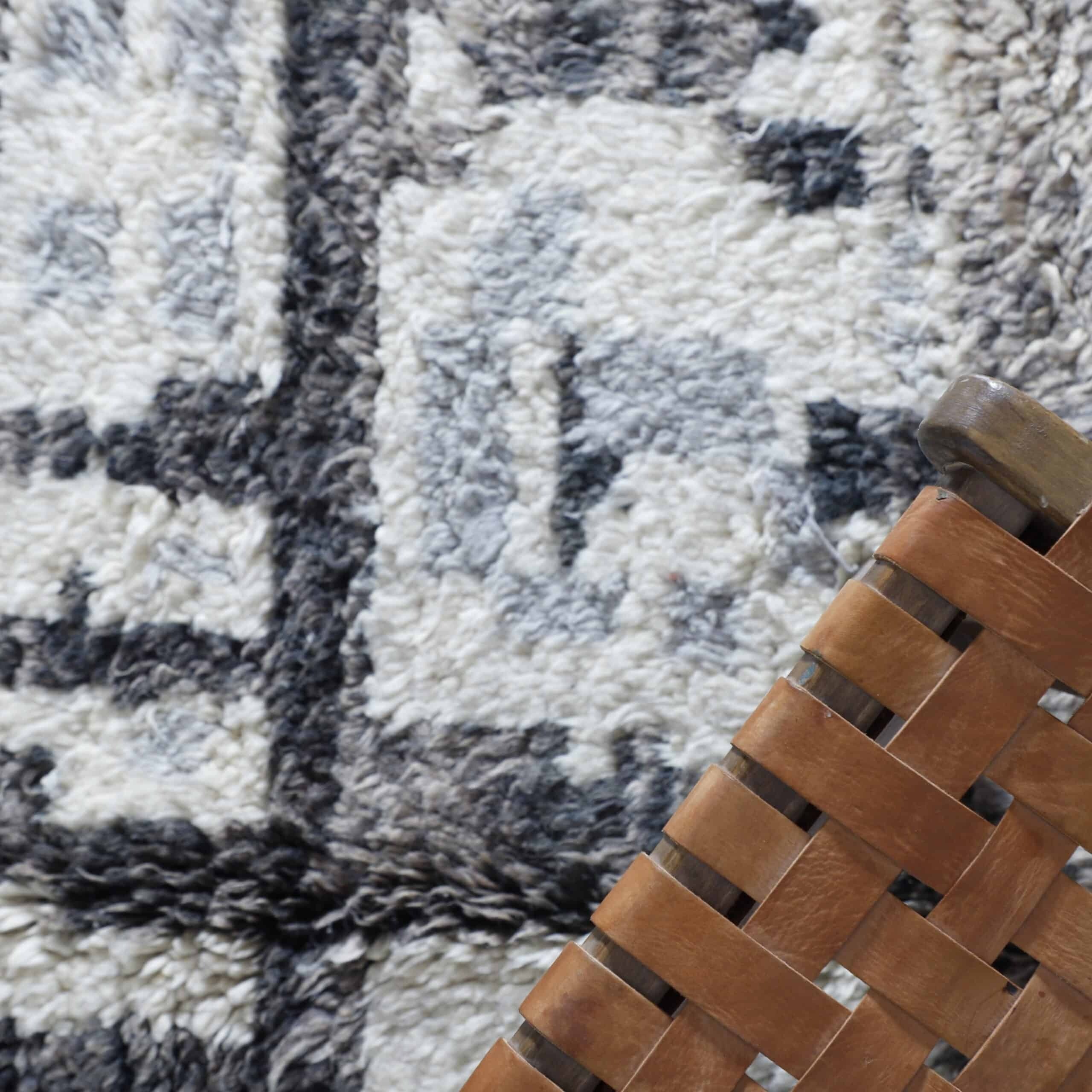 Boujaad Rug 7.9×5.1 ft – Moroccan Handmade Wool