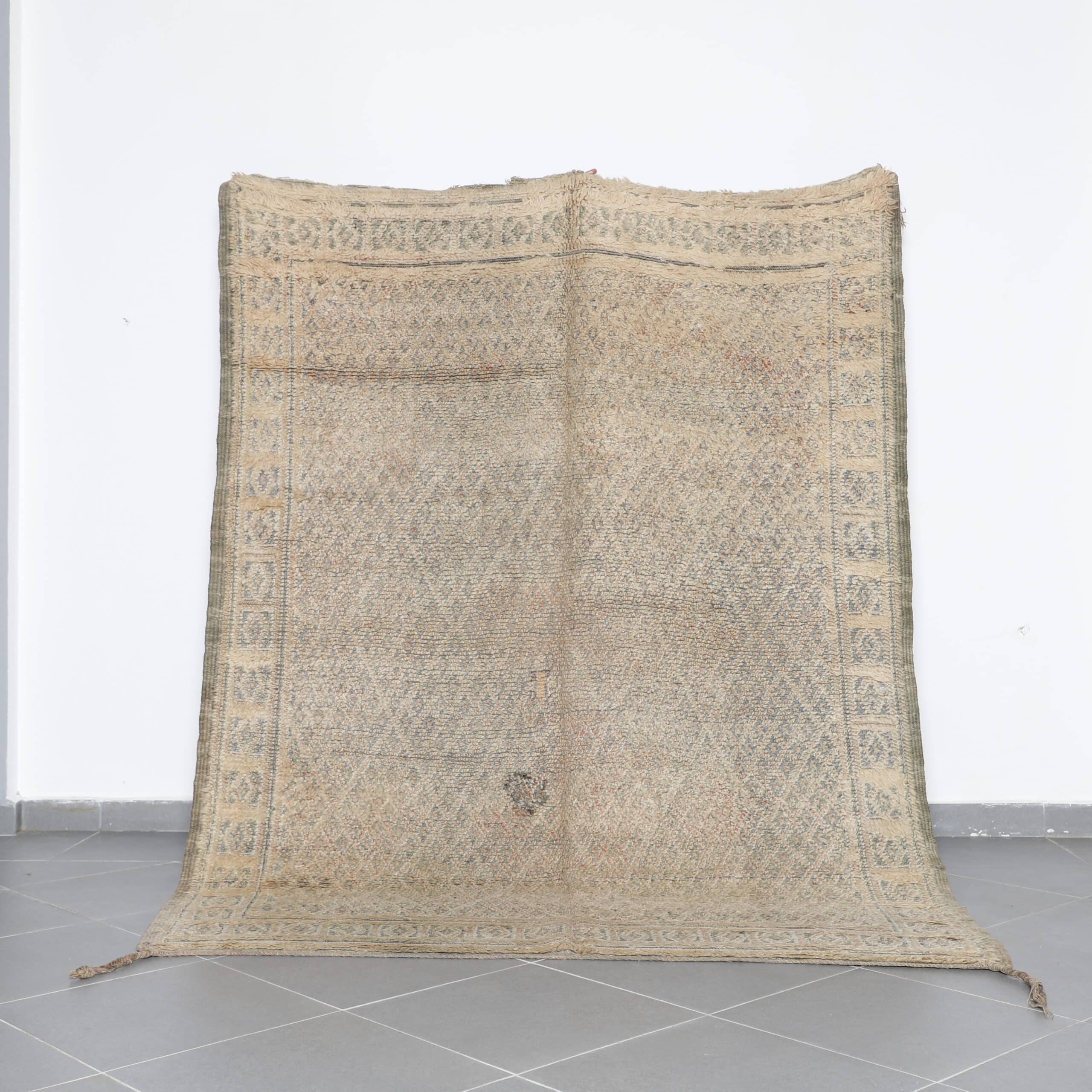 Vintage Beni Mguild Rug – 9.0×8.2 Ft Handmade Moroccan Carpet