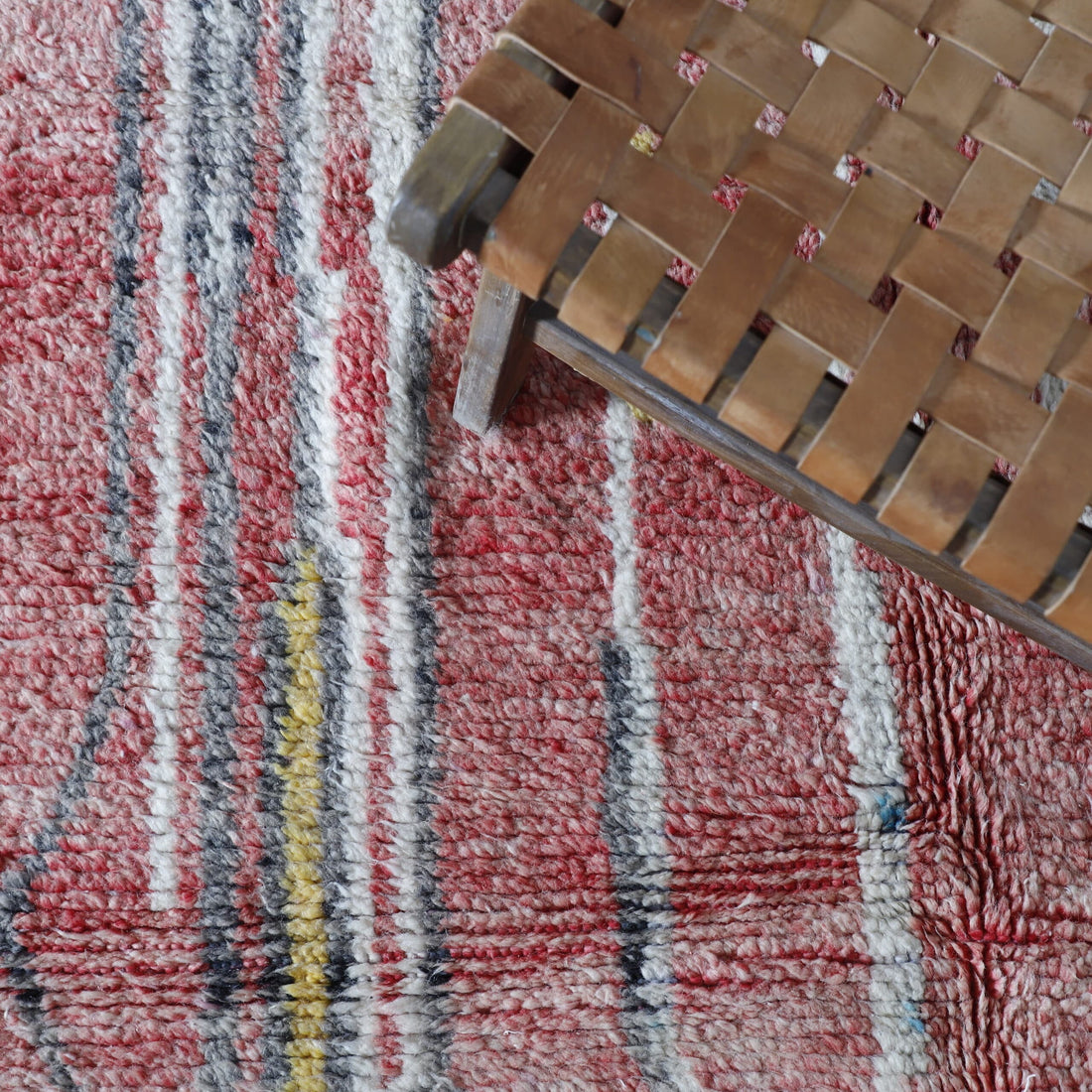 Abstract Boujaad Rug – Vintage Moroccan Handmade 8.7×5.3 Ft