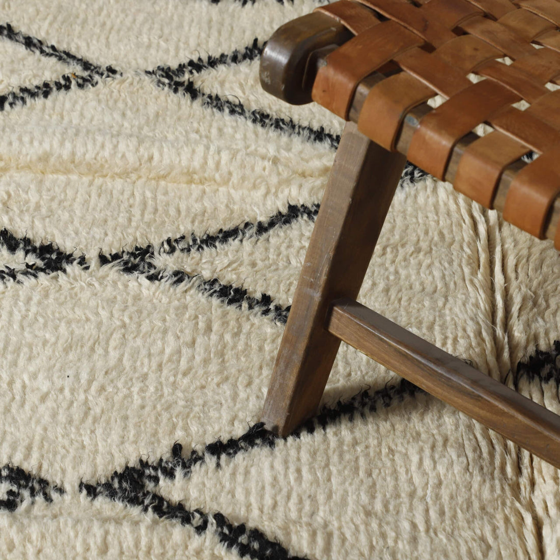 Handmade Moroccan Beni Ouarain Rug 8.4×5 Ft | Natural Wool Berber Carpet