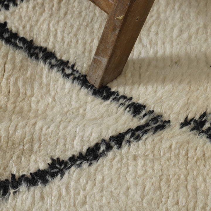 Handmade Moroccan Beni Ouarain Rug 8.4×5 Ft | Natural Wool Berber Carpet