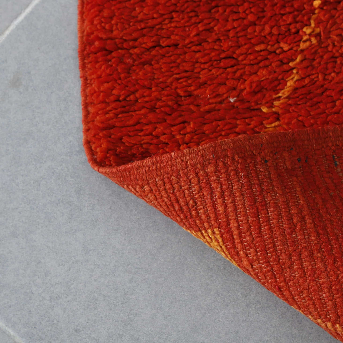 Handwoven Moroccan Beni Mrirt Rug with Terracotta Diamond Trellis
