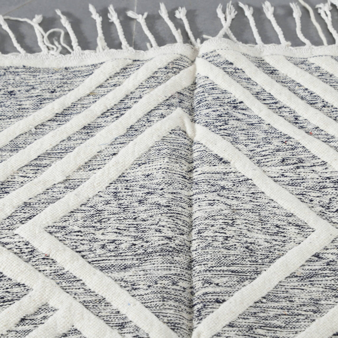 Handwoven Moroccan Beni Ouarain Rug with Geometric Lines