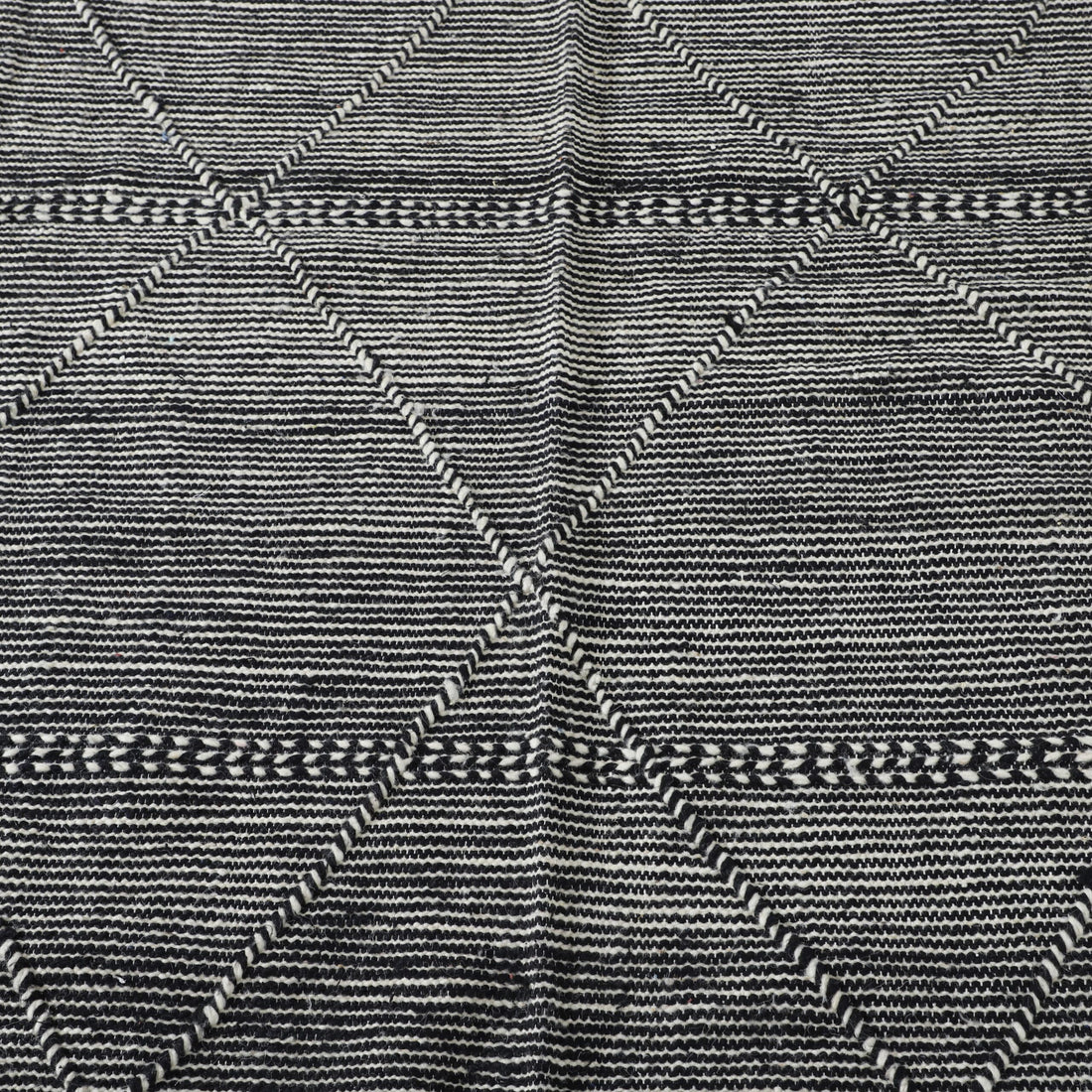 Moroccan Zanafi Kilim with Diamond Pattern