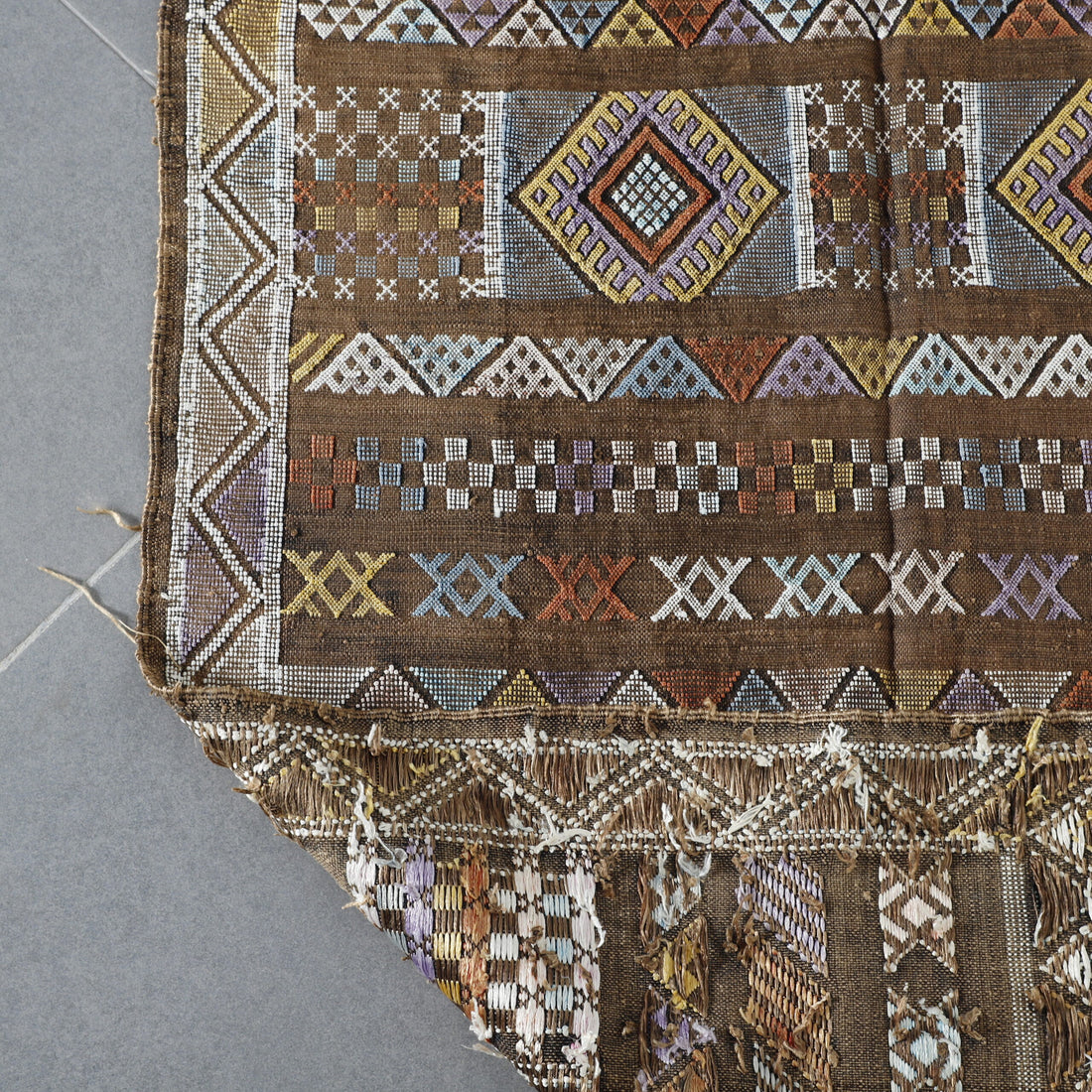 Intricate Moroccan Kilim with Geometric Motifs
