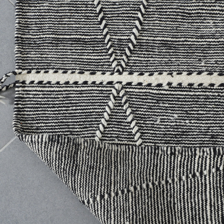 Classic Moroccan Zanafi Kilim with Diamond Pattern