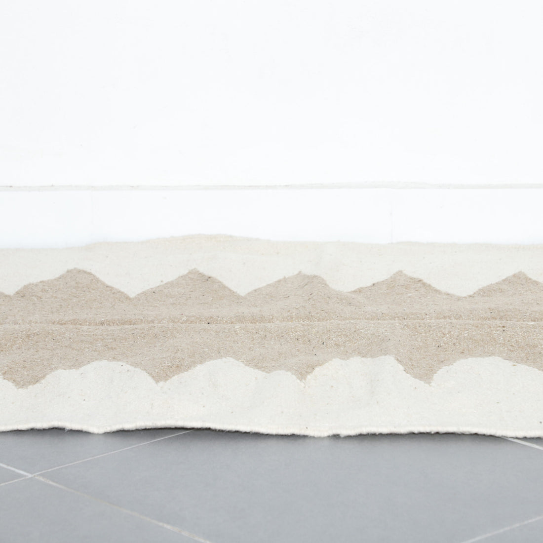 Neutral Moroccan Beni Ourain Rug with Zig-Zag Design