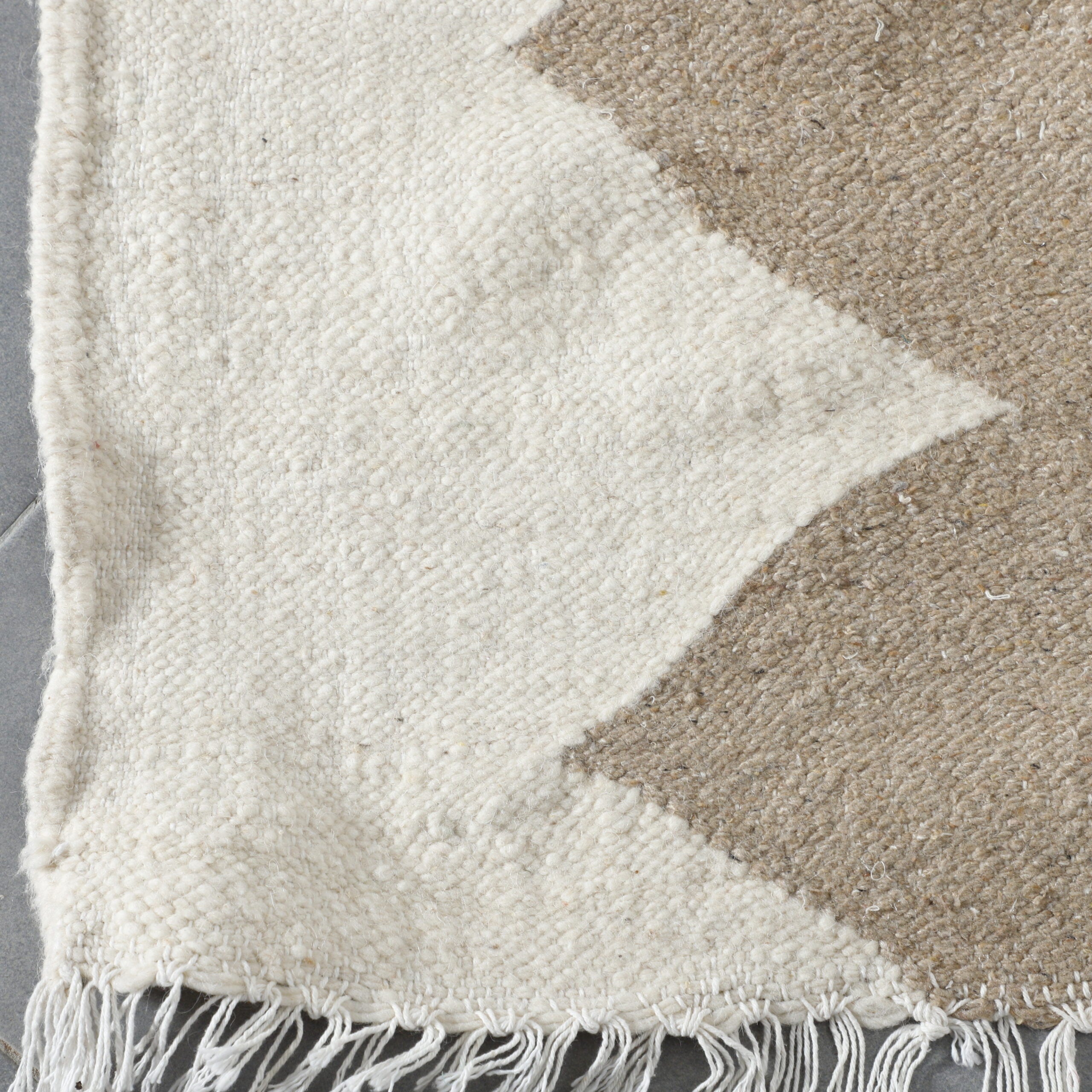 Neutral Moroccan Beni Ourain Rug with Zig-Zag Design