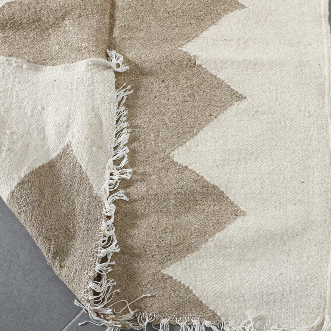 Neutral Moroccan Beni Ourain Rug with Zig-Zag Design