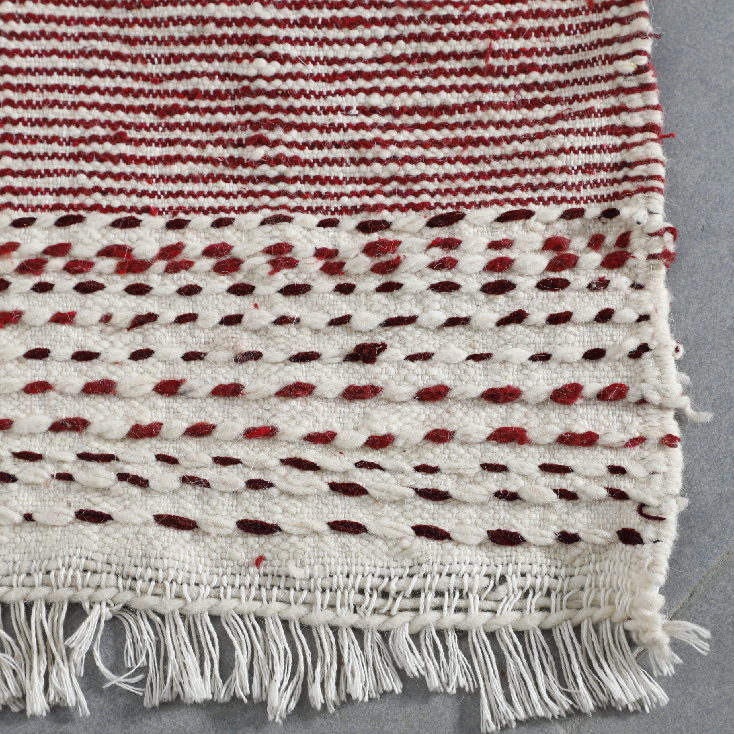 Moroccan Kilim Rug with Stripes - Handwoven Traditional Pattern