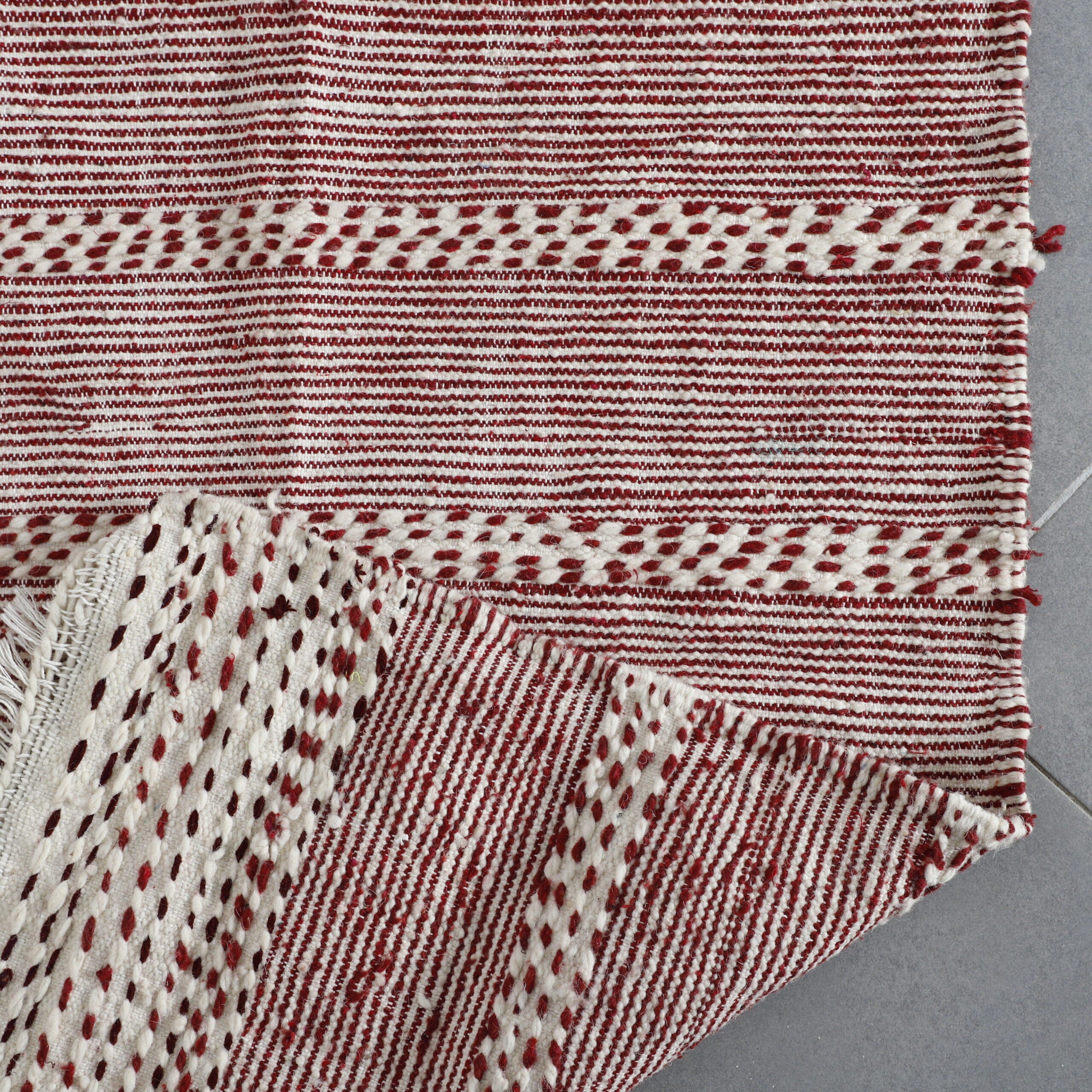 Moroccan Kilim Rug with Stripes - Handwoven Traditional Pattern