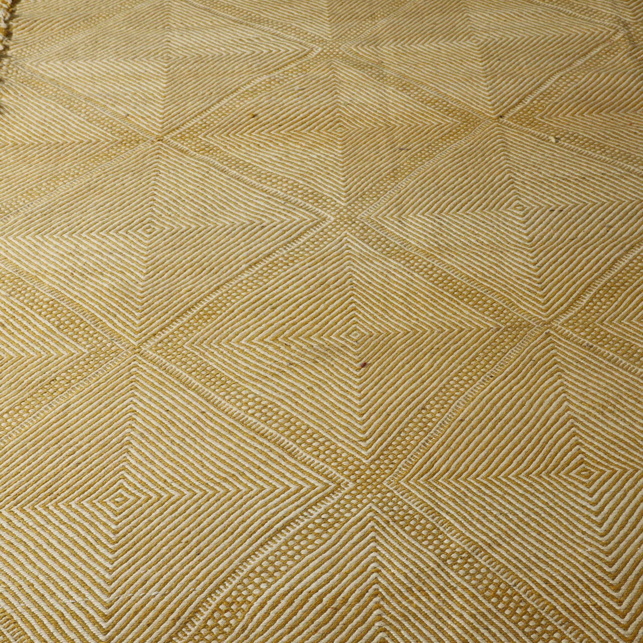 Majestic Zanafi Rug with Geometric Diamond Pattern