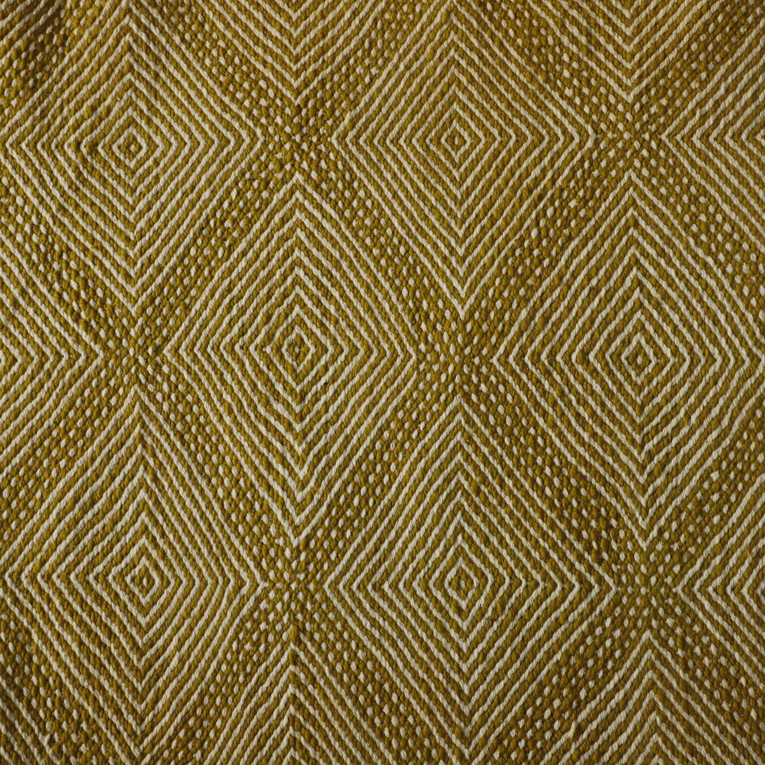Stunning Elegant Zanafi Runner with Geometric Diamond Pattern – Premium Moroccan Rugs