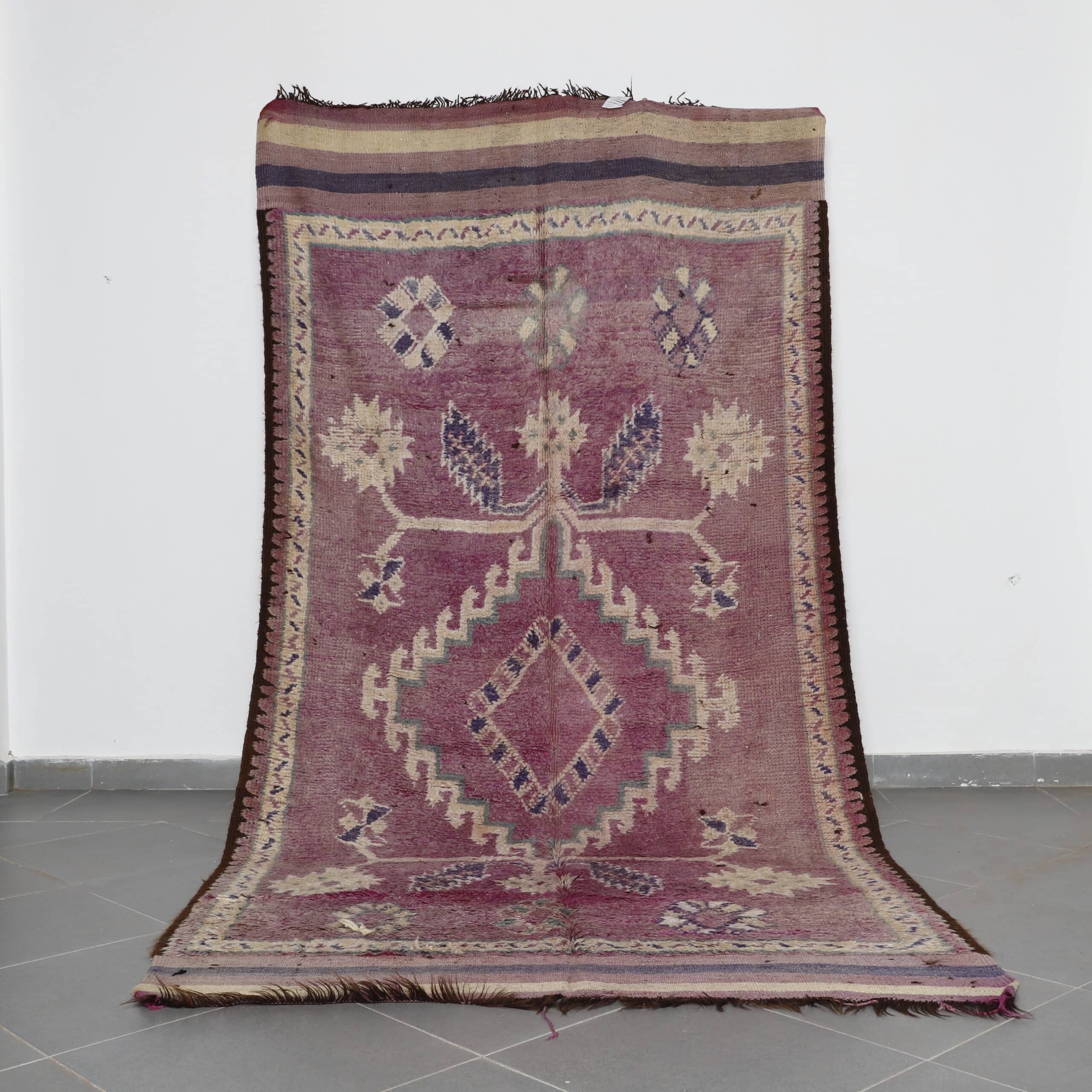 Oulad Bousbaa Vintage Rug 10.8×5.5 Ft Handmade Wool