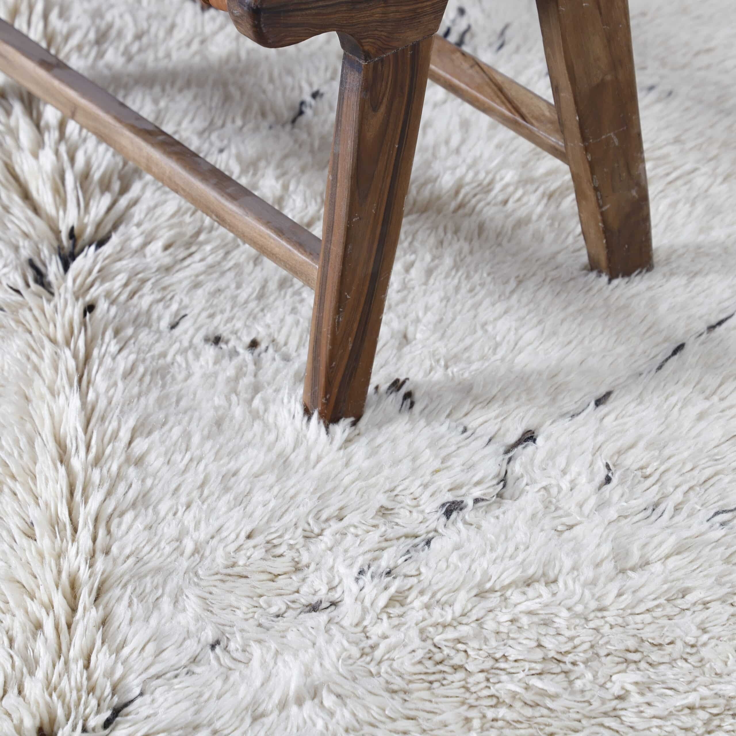 Vintage Beni Ourain Rug 8.2×6.1 Ft – Handknotted Moroccan Wool Carpet