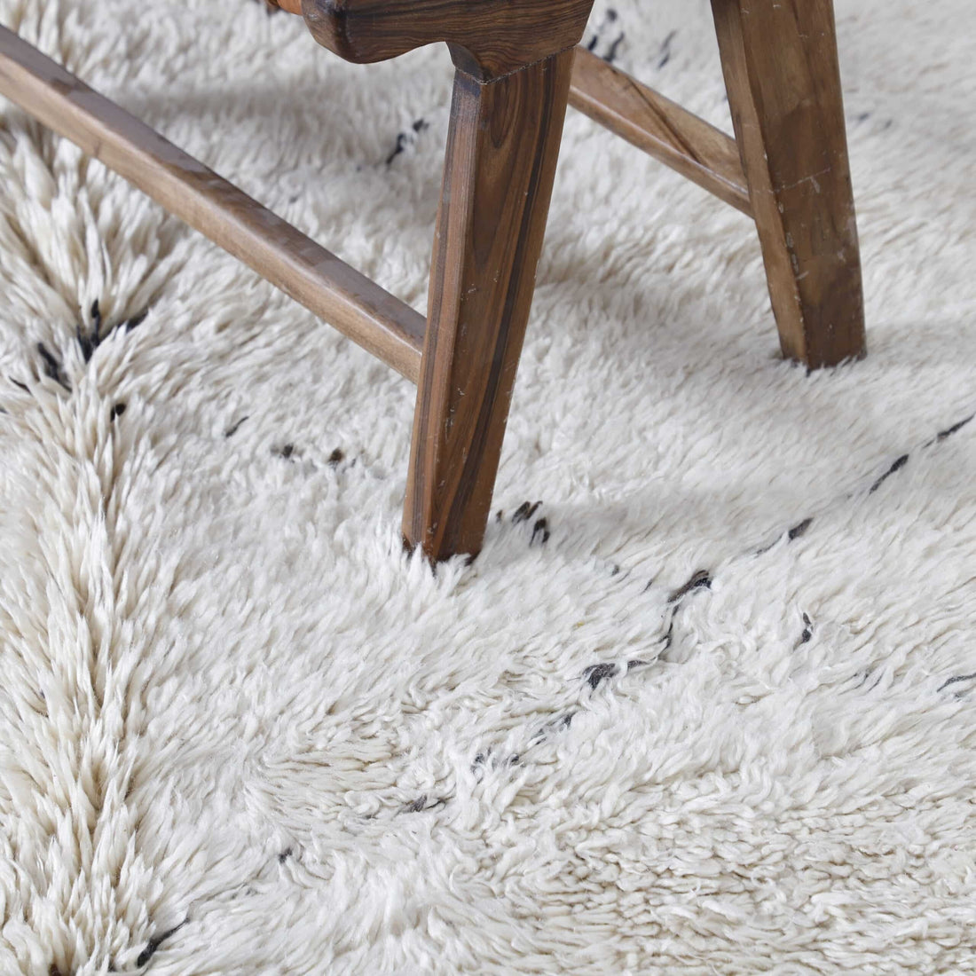 Vintage Beni Ourain Rug 8.2×6.1 Ft – Handknotted Moroccan Wool Carpet