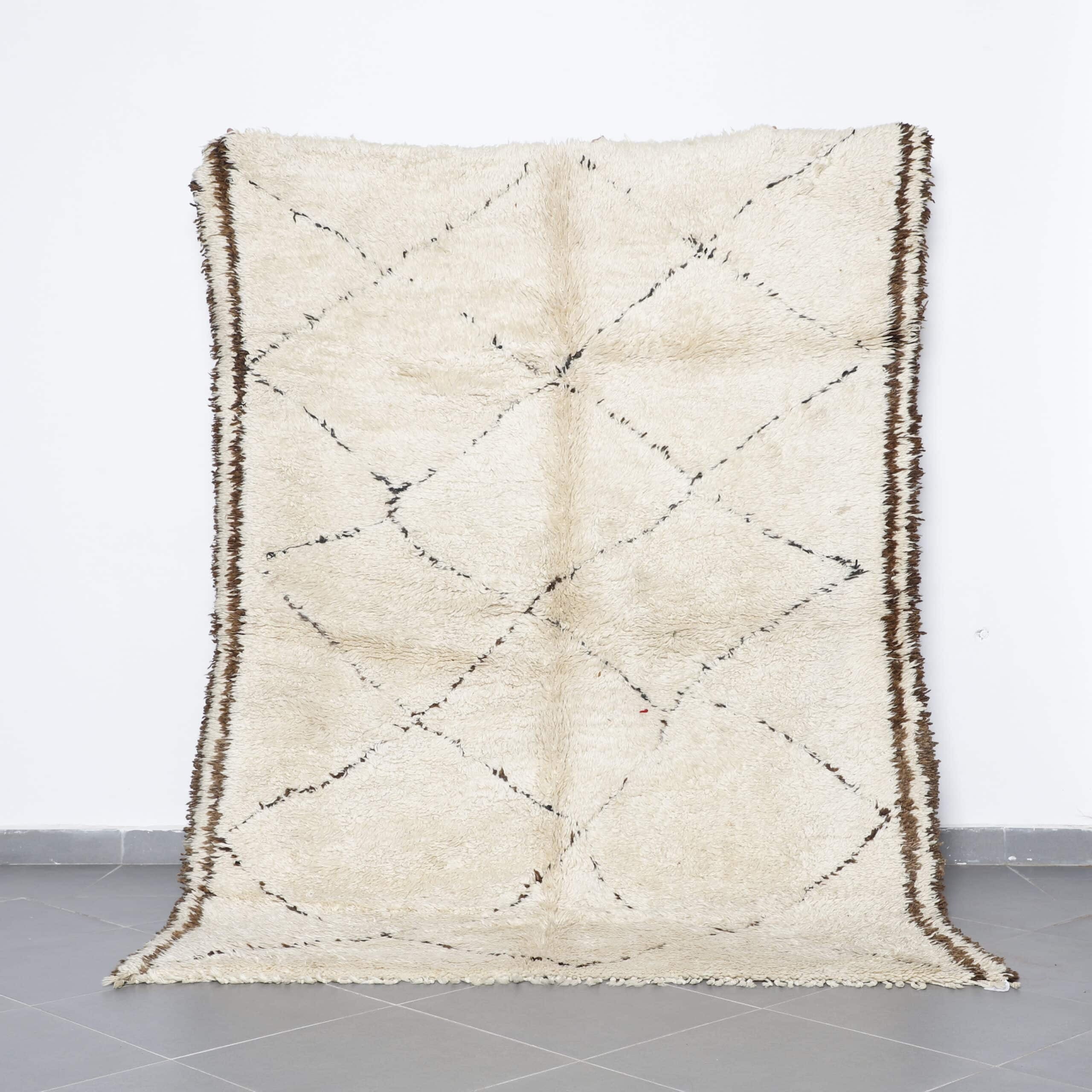 Vintage Beni Ourain Rug 8.2×6.1 Ft – Handknotted Moroccan Wool Carpet