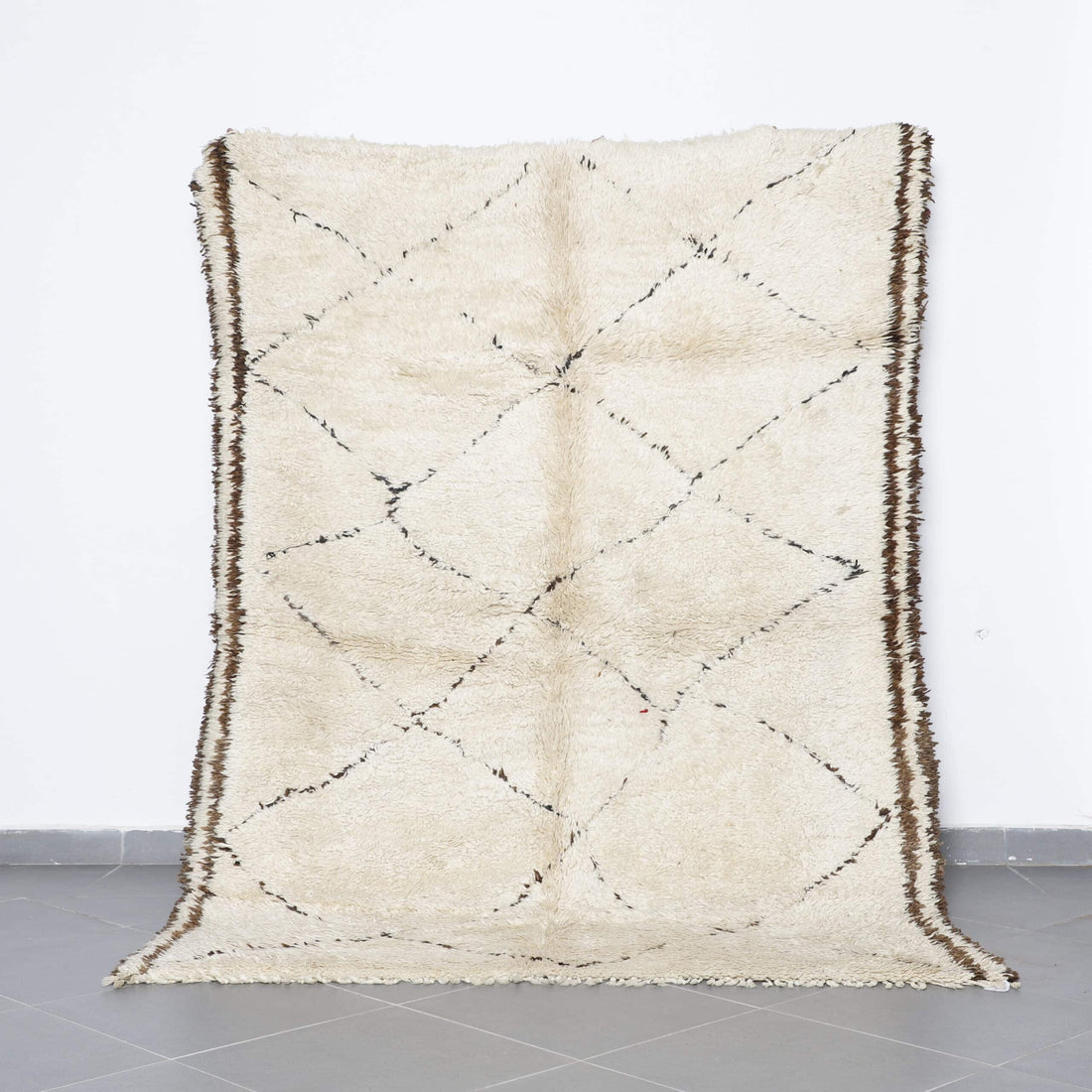 Vintage Beni Ourain Rug 8.2×6.1 Ft – Handknotted Moroccan Wool Carpet