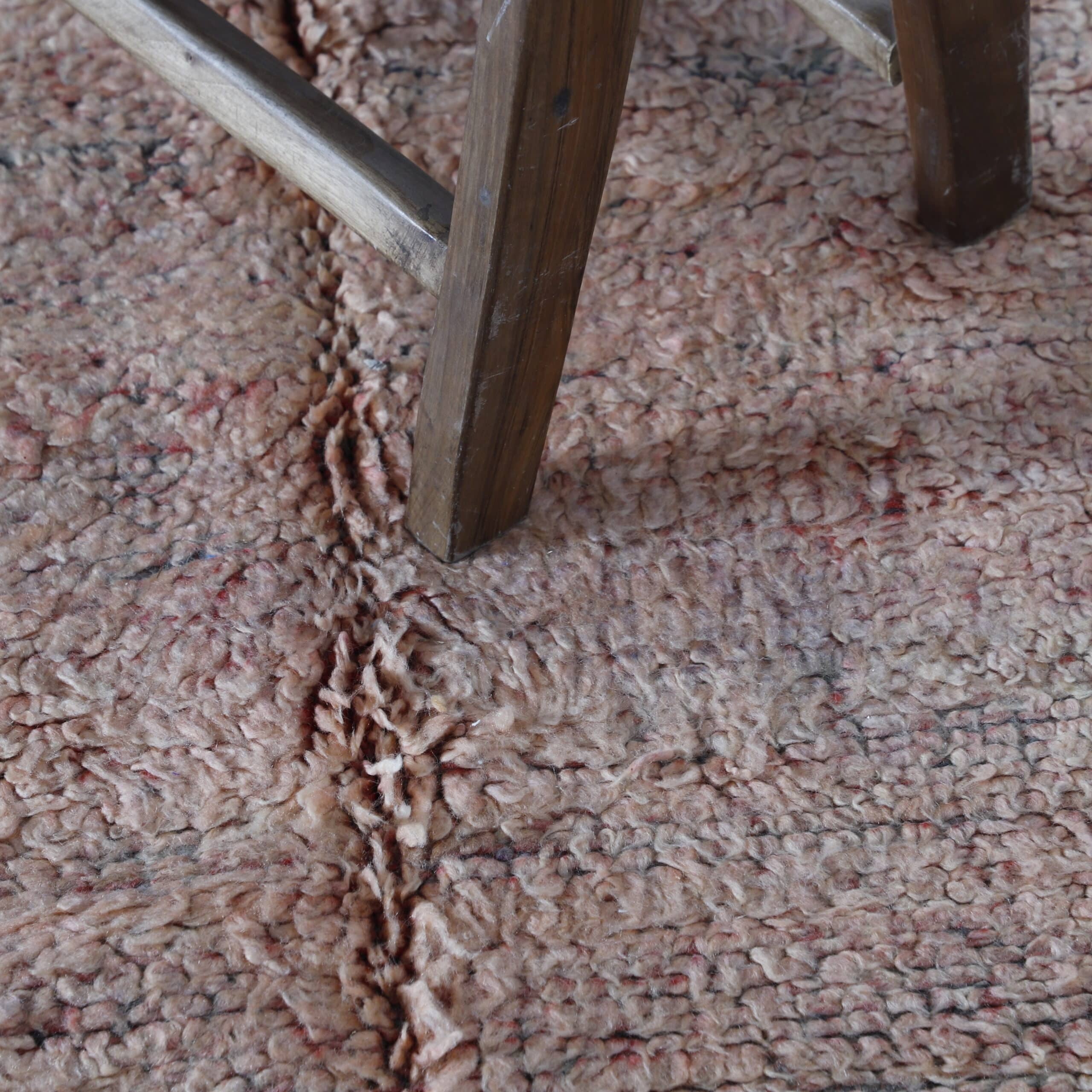Beni Mguild Rug 8.7×5.6 Ft – Vintage Moroccan Carpet