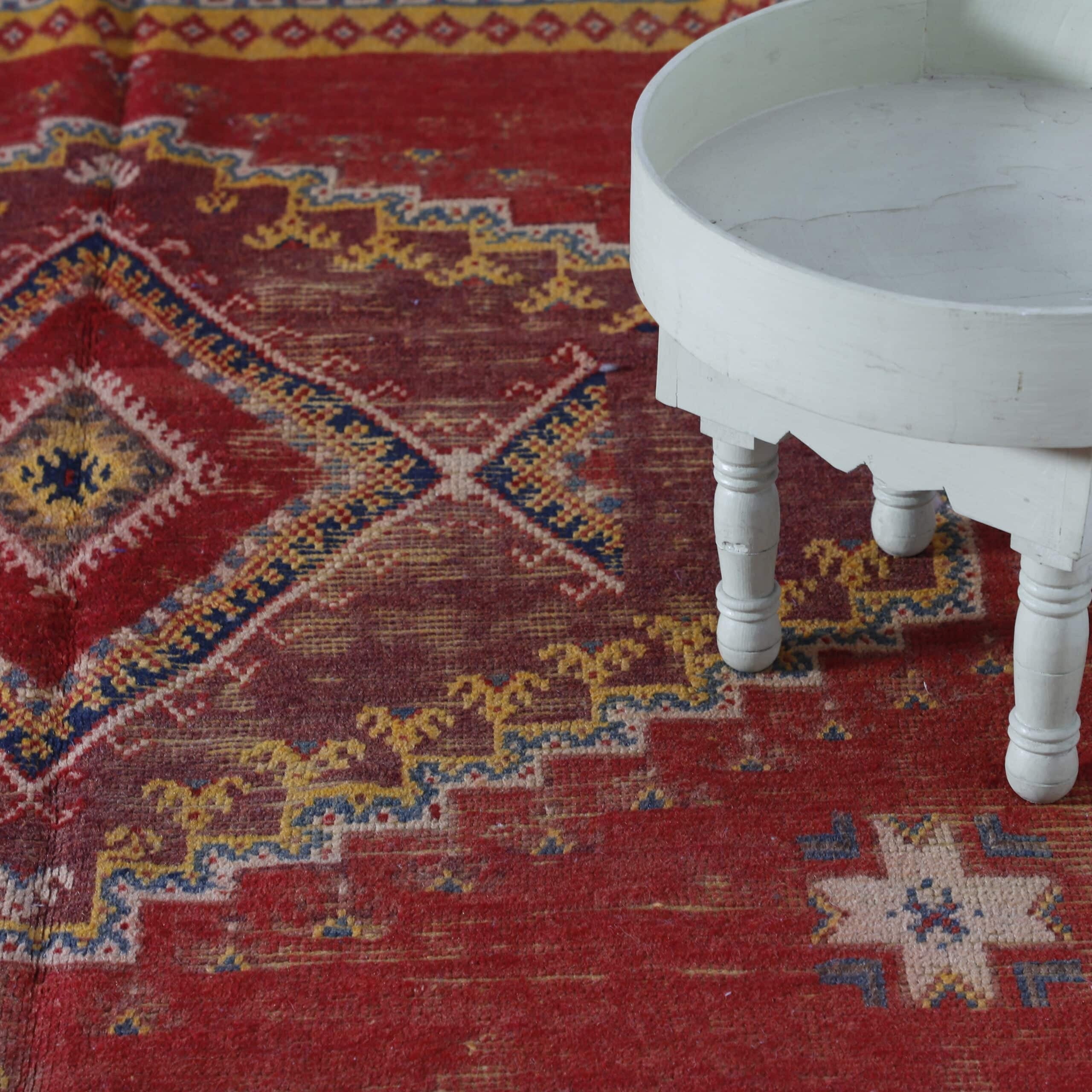 Vintage Ait Ouaouzguite Rug 9×5 Ft – Moroccan Handmade