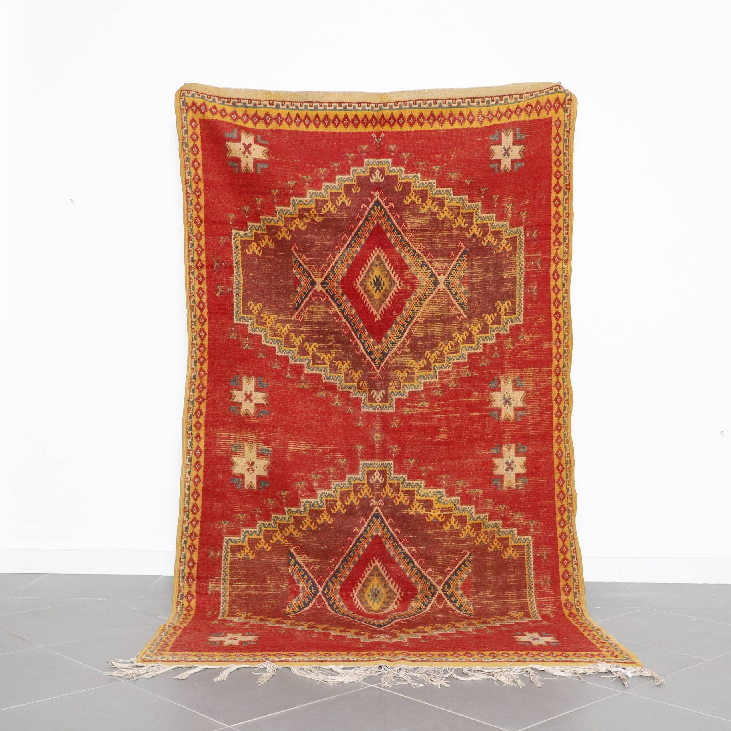 Vintage Ait Ouaouzguite Rug 9×5 Ft – Moroccan Handmade