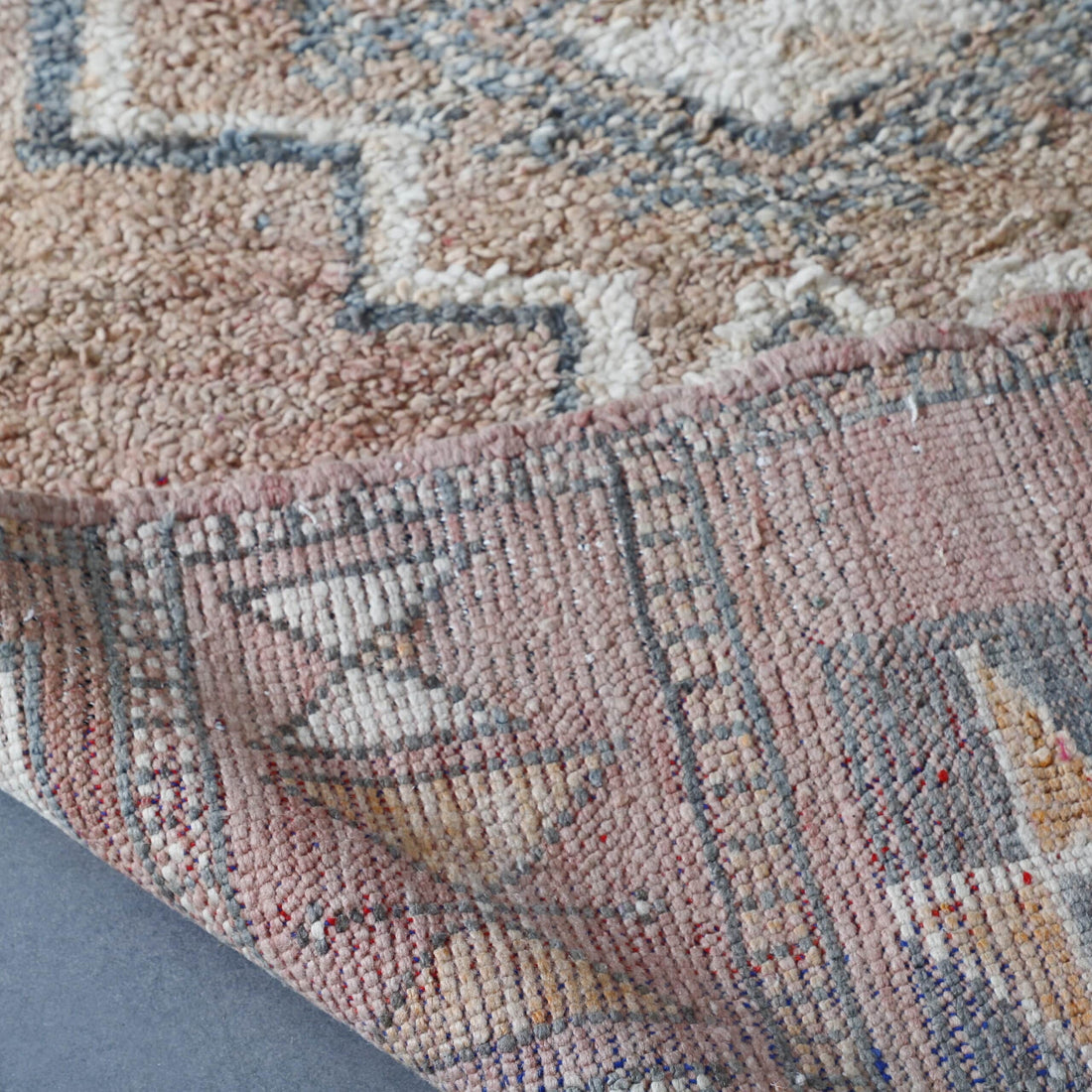 Vintage Boujaad Rug 7.5×5.6 Ft – Moroccan Handmade