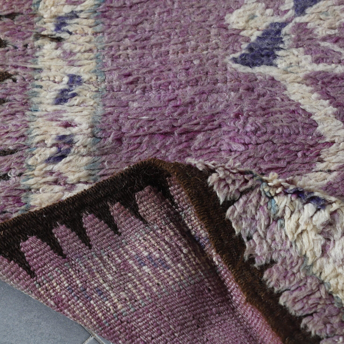 Oulad Bousbaa Vintage Rug 10.8×5.5 Ft Handmade Wool