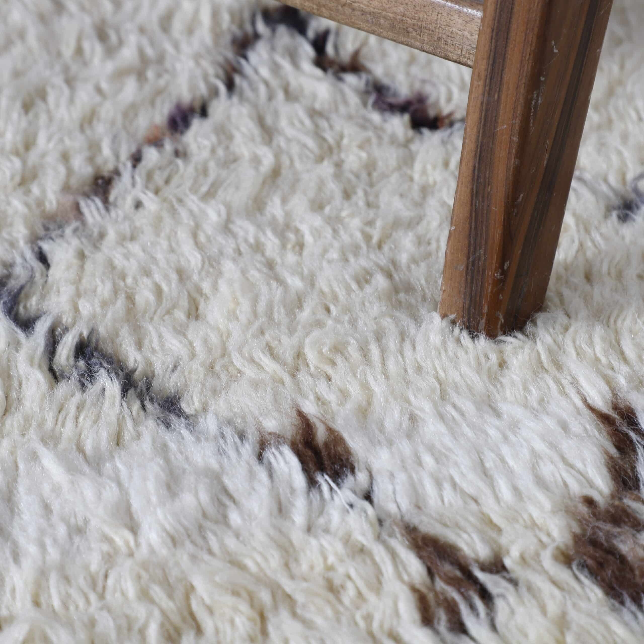 Old Beni Ourain Rug 8.4×5.7 Ft – Vintage Wool Carpet