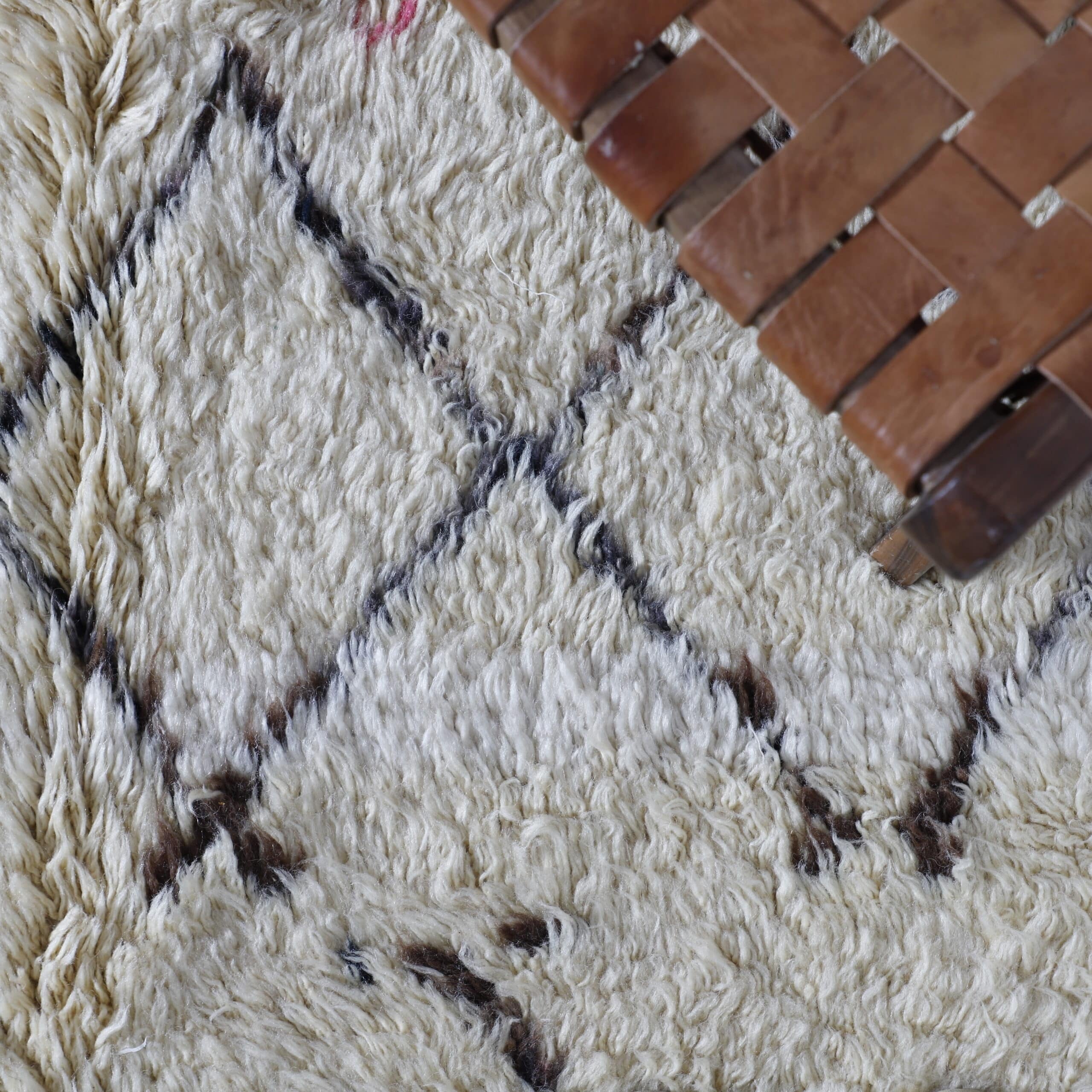 Old Beni Ourain Rug 8.4×5.7 Ft – Vintage Wool Carpet