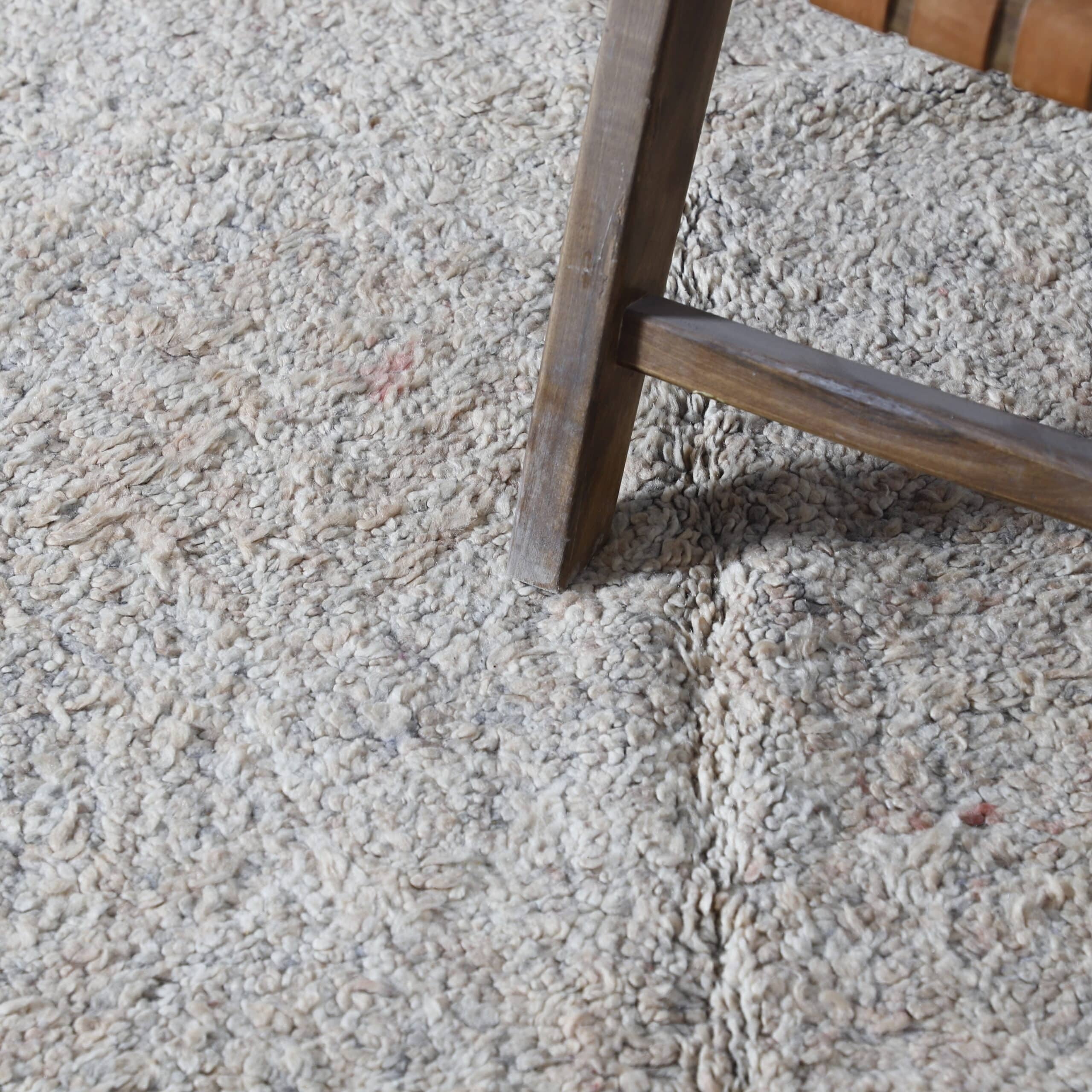 Vintage Beni Mguild Rug 9.0×6.7 Ft – Moroccan Wool Carpet