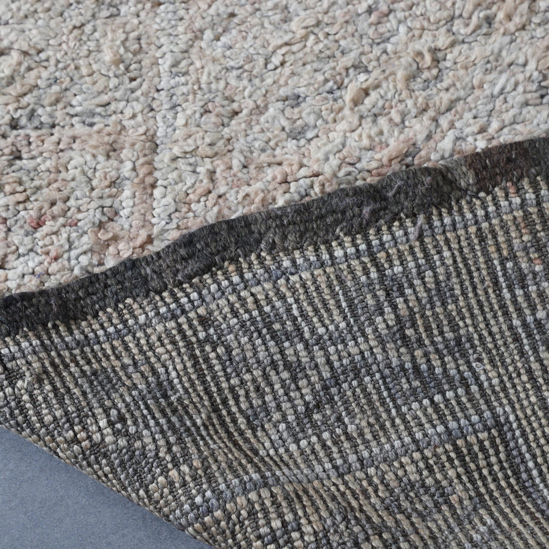 Vintage Beni Mguild Rug 9.0×6.7 Ft – Moroccan Wool Carpet