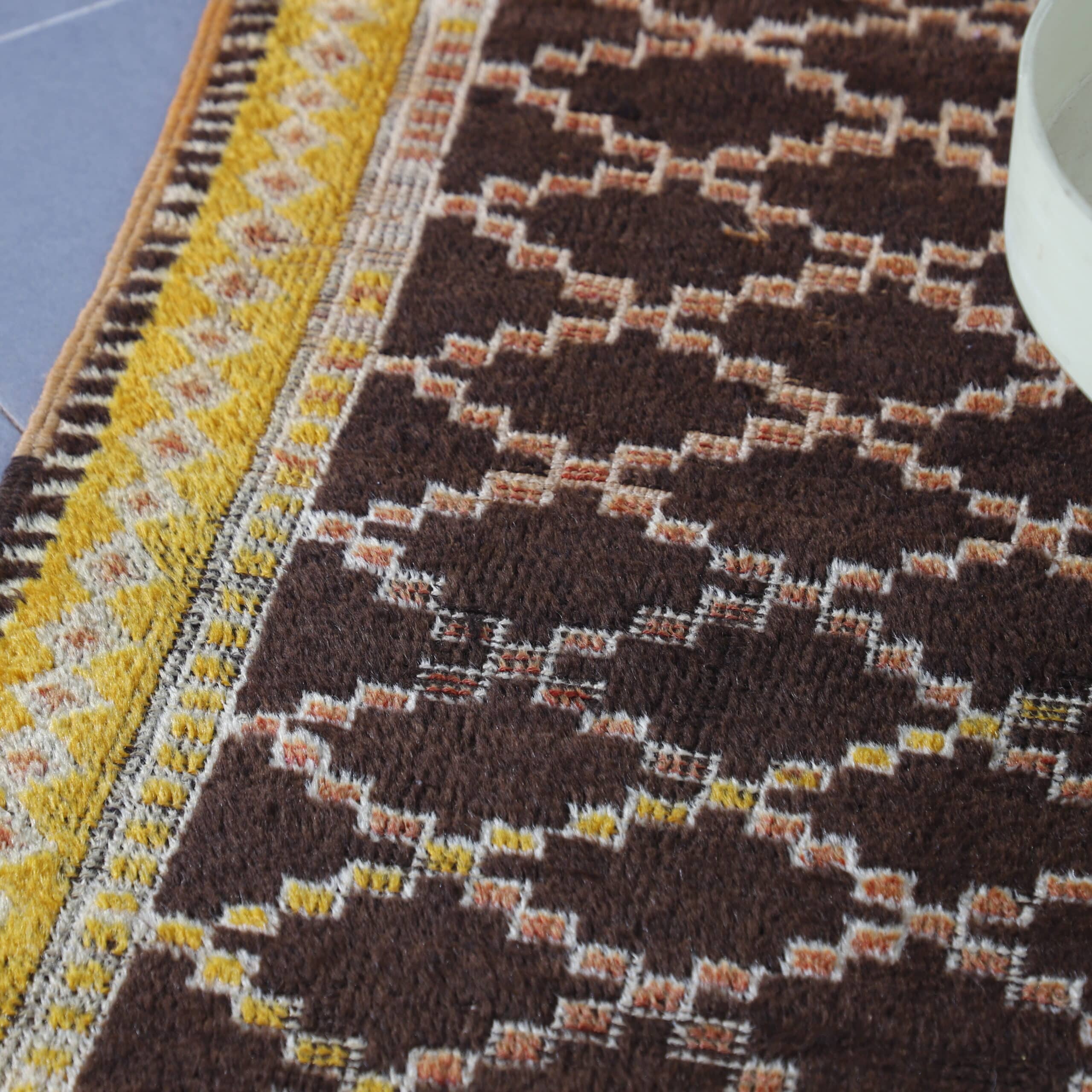 Checkered Taznakht Rug 10.3×4.3 Ft – Handmade Vintage