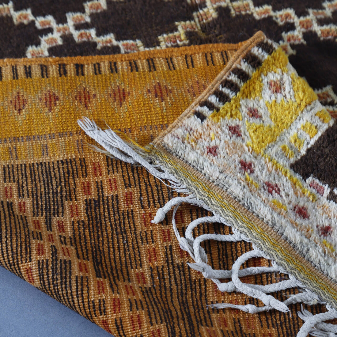 Checkered Taznakht Rug 10.3×4.3 Ft – Handmade Vintage