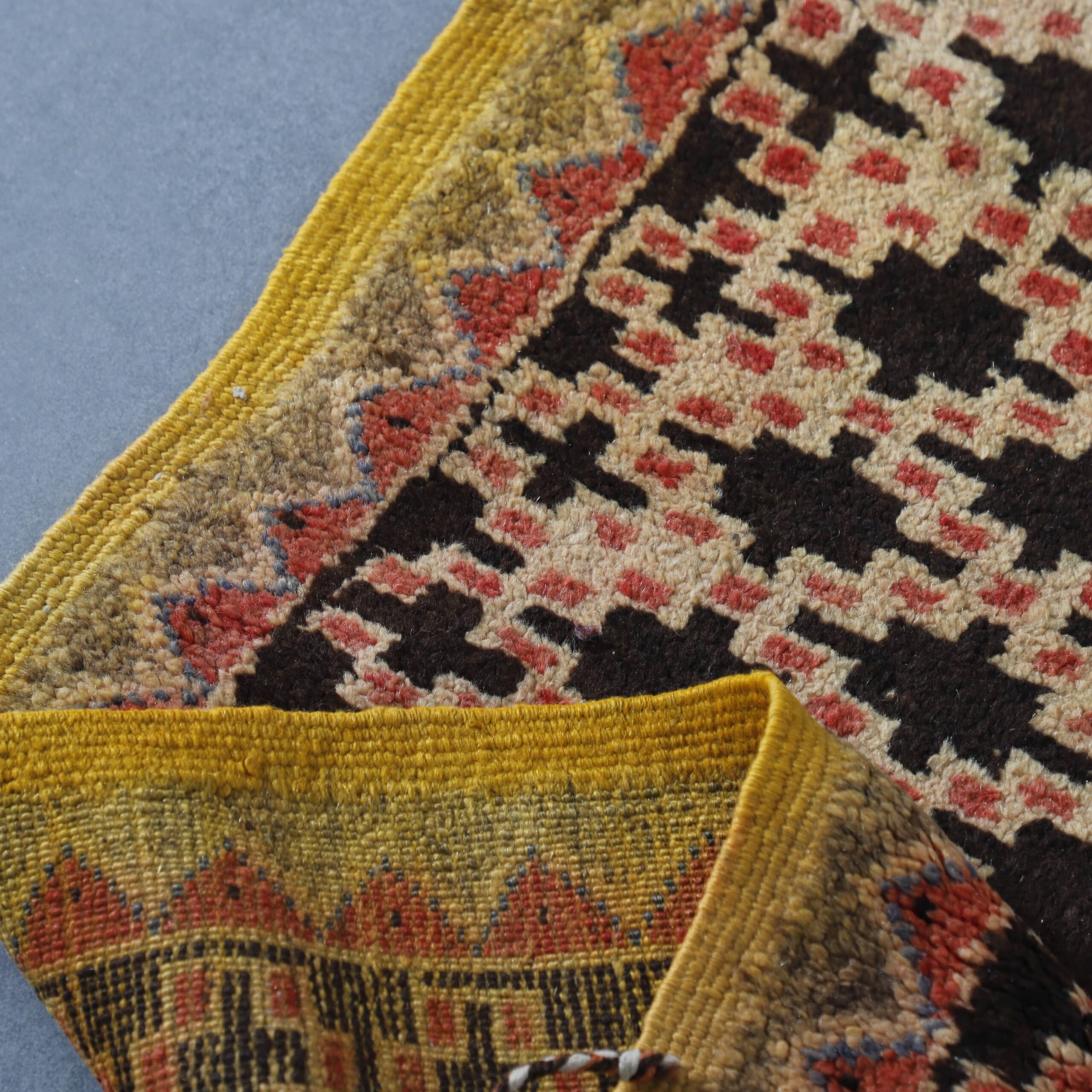 Vintage Checkered Taznakht Rug 8.3×4.9 Ft