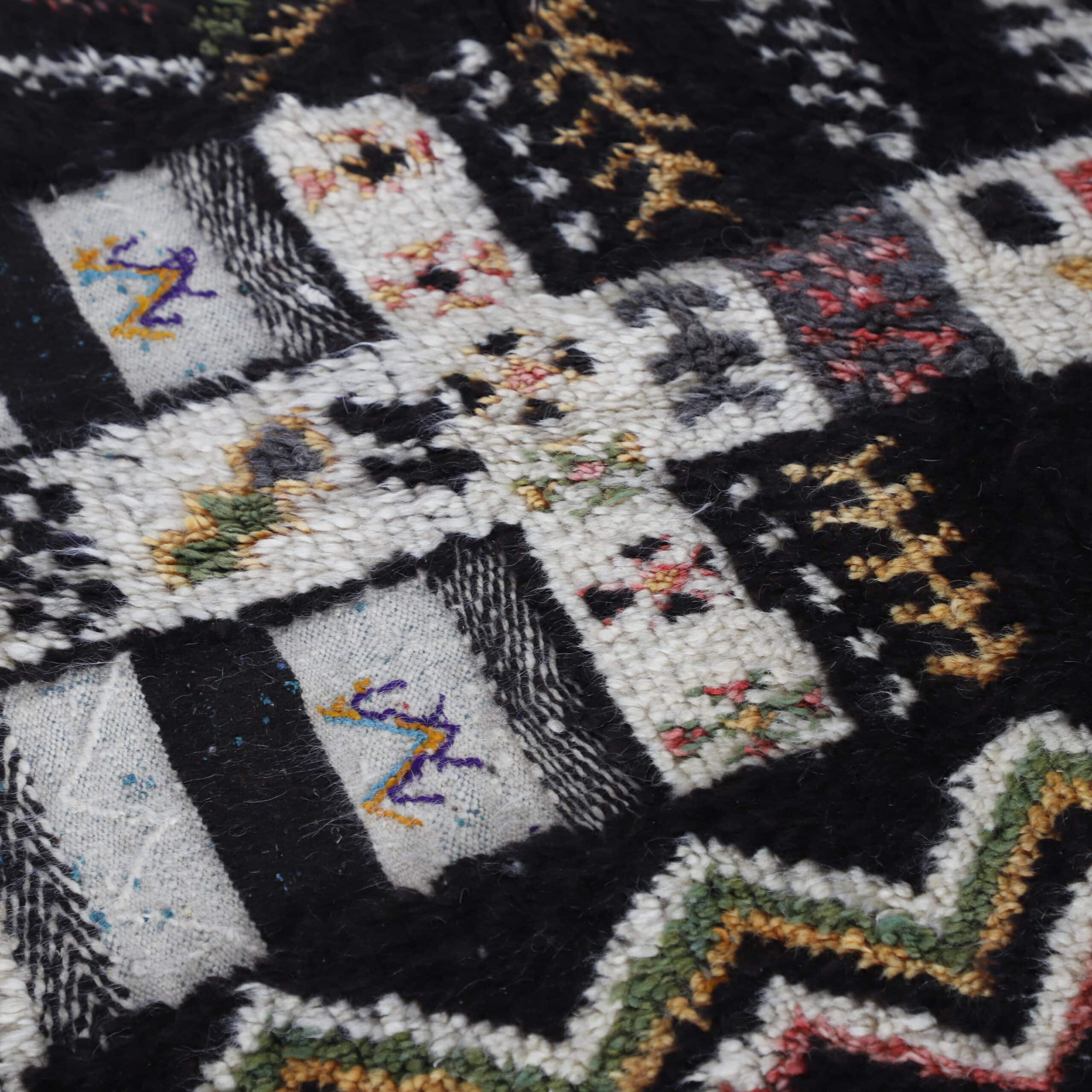 Ait Kalla Carpet 4.5×3.3 Ft – Vintage Moroccan Wool