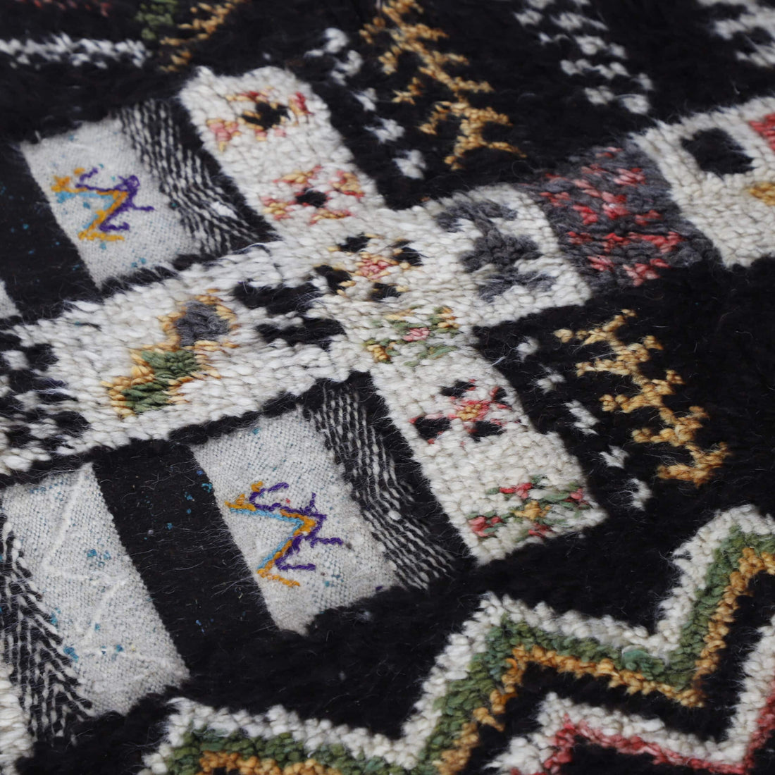 Ait Kalla Carpet 4.5×3.3 Ft – Vintage Moroccan Wool