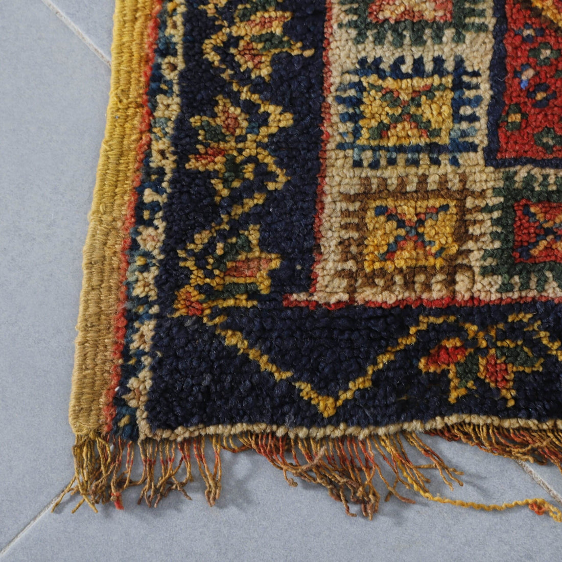 Old Taznakht Rug 5.1×3.1 Ft – Vintage Moroccan Wool