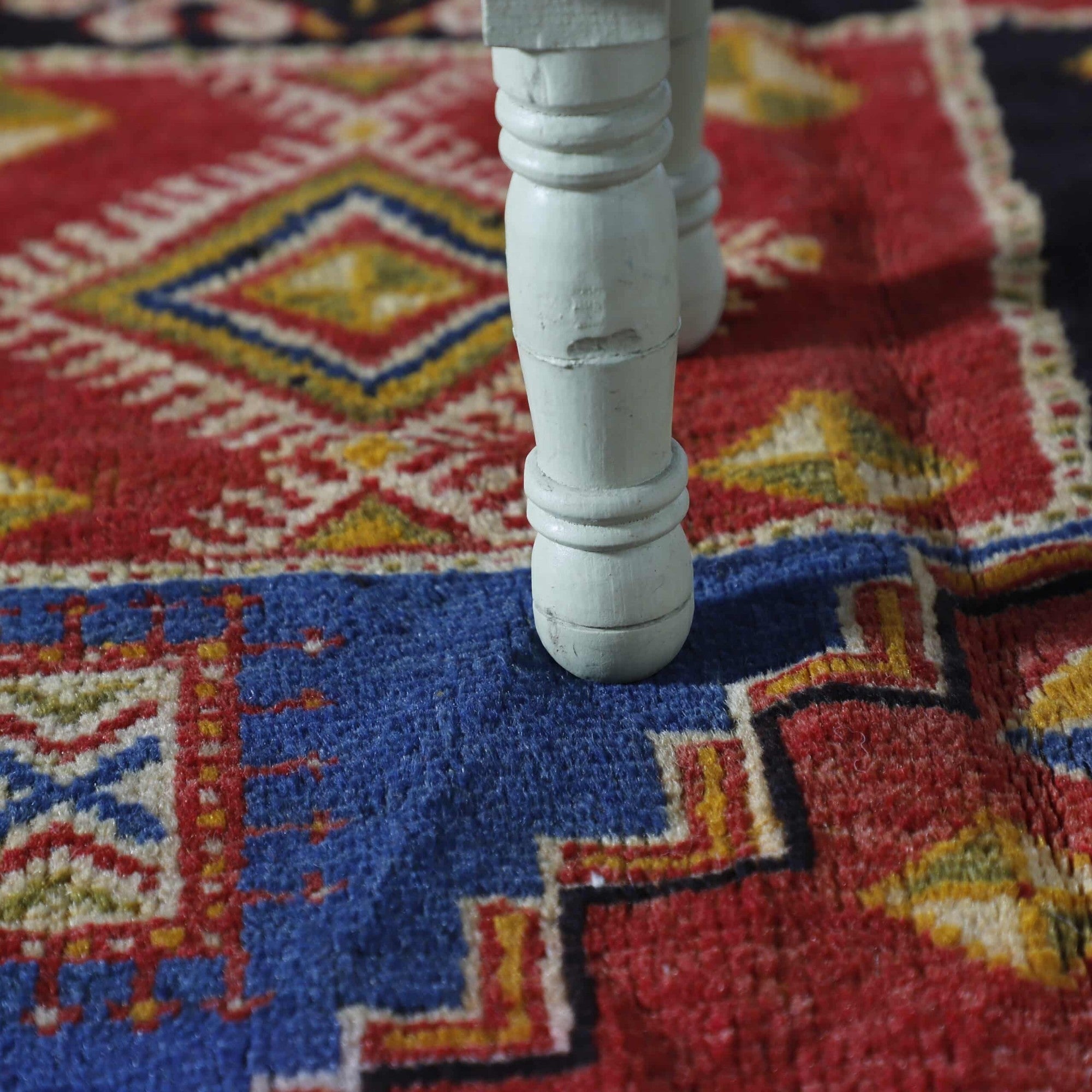 Ait Ouaghrda Rug 200×105 cm – Handmade Moroccan Vintage