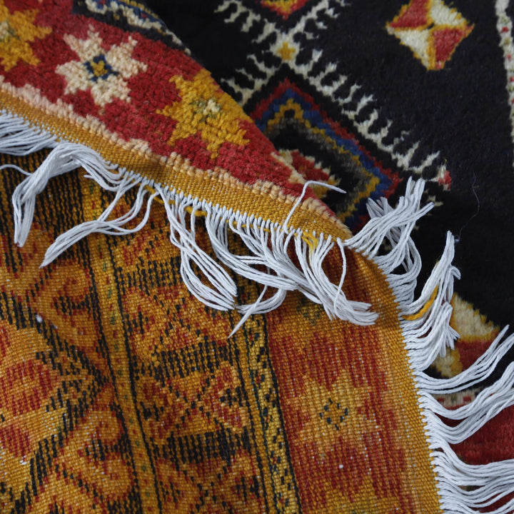 Ait Ouaghrda Rug 200×105 cm – Handmade Moroccan Vintage