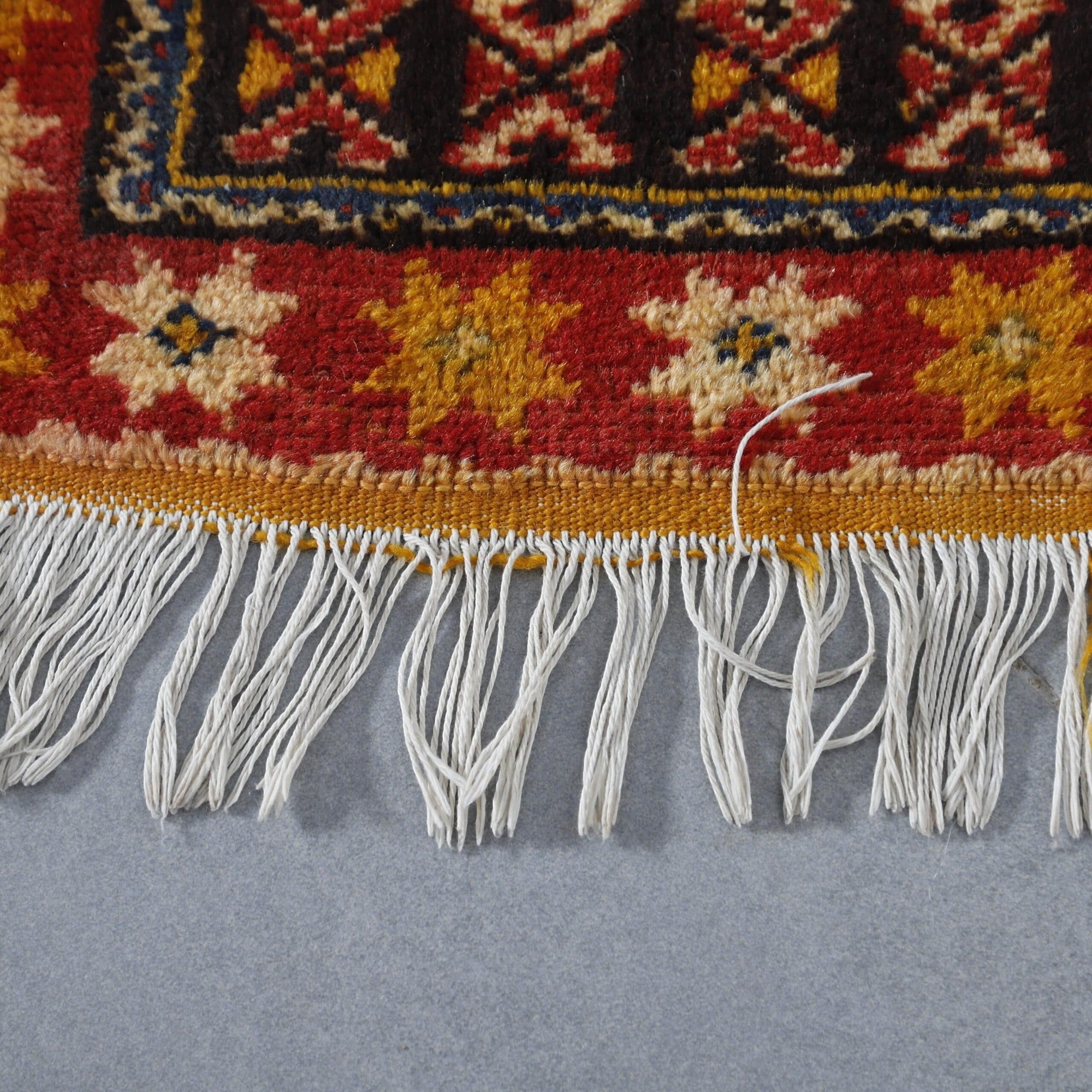 Ait Ouaghrda Rug 200×105 cm – Handmade Moroccan Vintage
