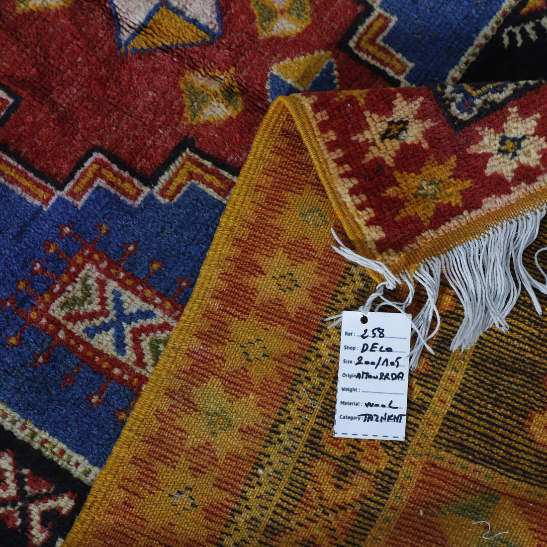 Ait Ouaghrda Rug 200×105 cm – Handmade Moroccan Vintage
