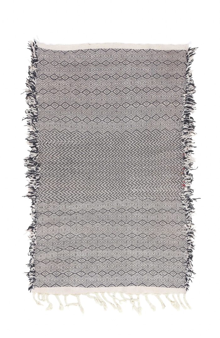 Flat weave rug for Moroccan rugs with traditional patterns and vibrant colors