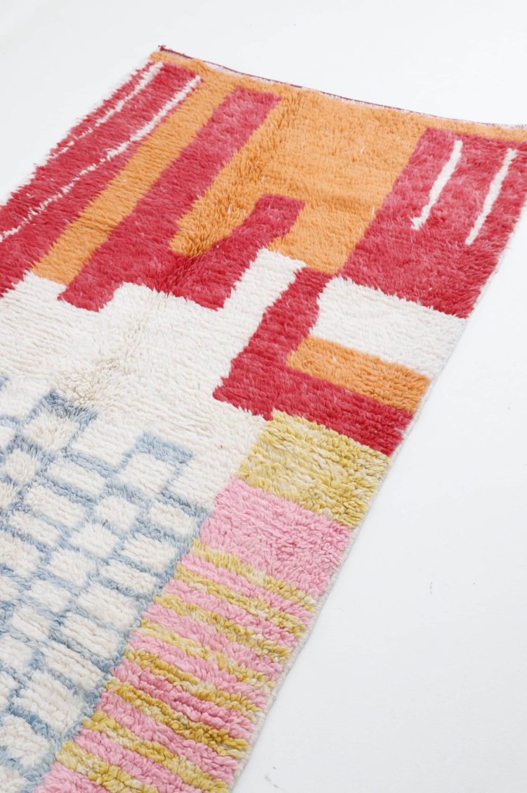 Abstract Moroccan Rug - A blend of traditional craftsmanship and modern abstract design.