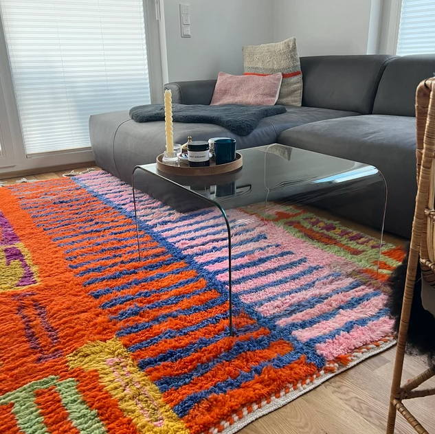 Vintage red abstract Moroccan rugs with minimalist design and bold accents.