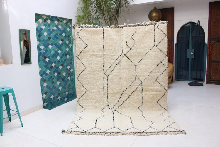 Modern Beni Ourain Rug, handwoven Moroccan wool carpet with traditional patterns and modern design