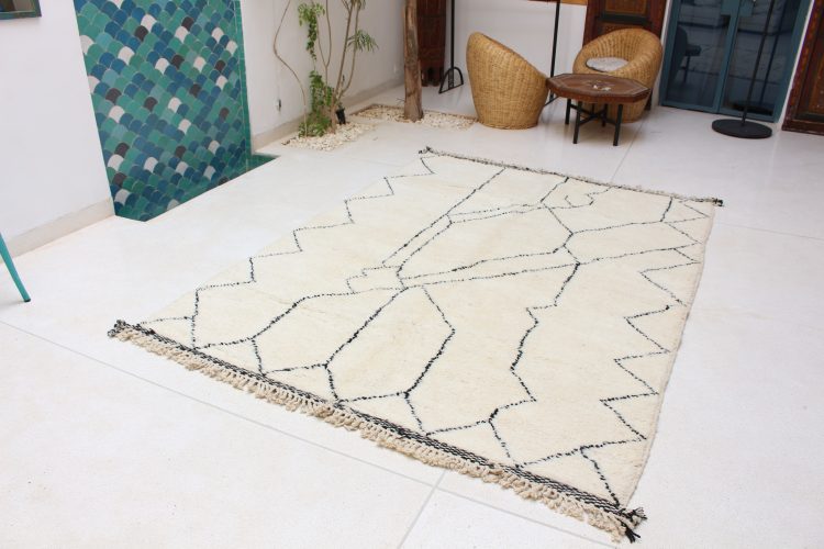 Modern Beni Ourain Rug, handwoven Moroccan wool carpet with traditional patterns and modern design