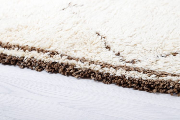 Creamy Vintage Rug - Image 6